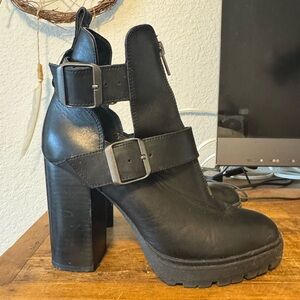 Steve Madden Platform Buckle Boots